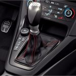 Ford Focus Sport σε διχρωμία κόκκινου - μαύρου και 1.5 EcoBoost