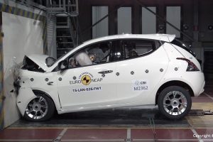 Πήρε φωτιά η Lancia Ypsilon στο crash test του Euro NCAP!
