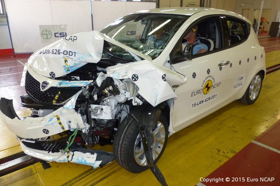 Πήρε φωτιά η Lancia Ypsilon στο crash test του Euro NCAP!