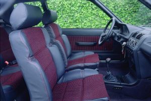 Το Peugeot 205 GTi ονομάστηκε το «καλύτερο hot hatch»