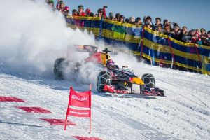 Formula 1 με αλυσίδες σε χιονοδρομικό κέντρο! (video)