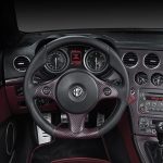 Alfa Romeo Spider με κόκκινο ανθρακόνημα είναι κούκλα!