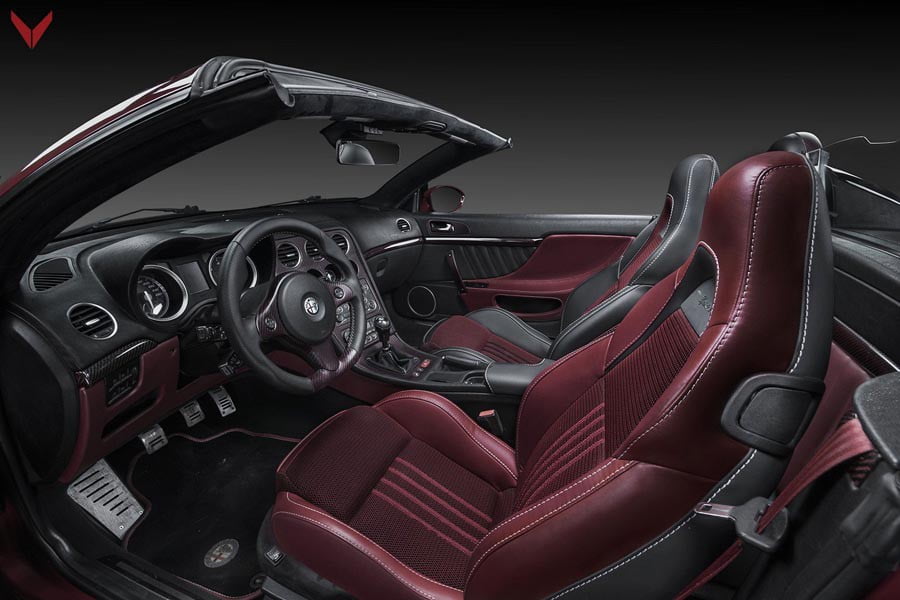 Alfa Romeo Spider με κόκκινο ανθρακόνημα είναι κούκλα!