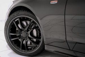 Mercedes C 450 AMG 4MATIC με 411 ίππους από τη Brabus