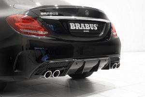 Mercedes C 450 AMG 4MATIC με 411 ίππους από τη Brabus