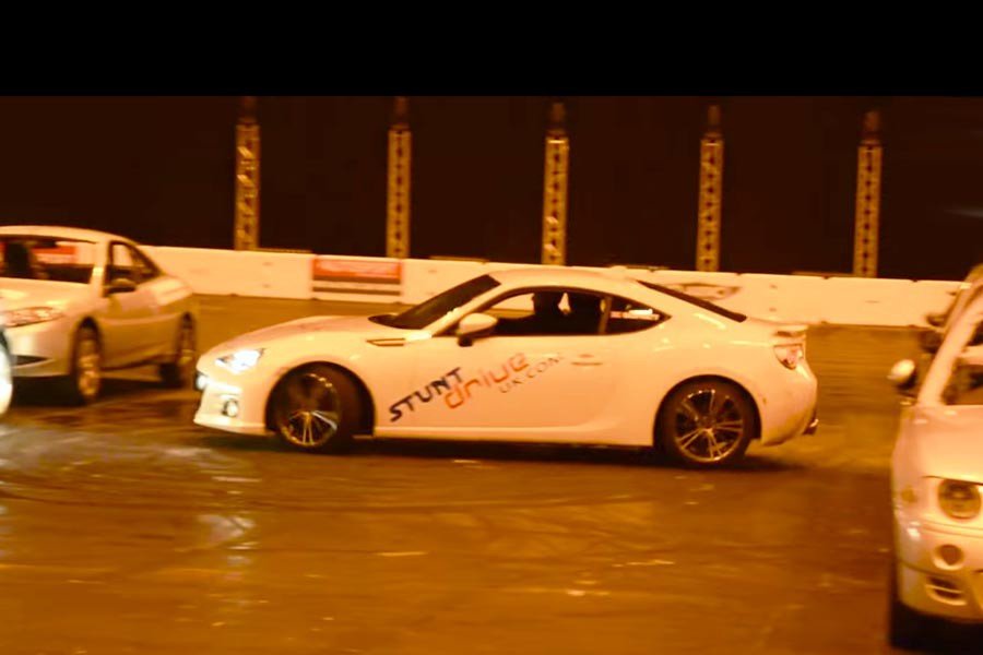 Νέο ρεκόρ Γκίνες περιστροφής 360 μοιρών με Subaru BRZ (video)