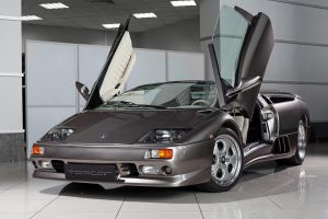 Lamborghini Diablo VT Roadster του 1996 είναι ΦΟΒΕΡΗ!