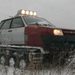 Lada Samara φόρεσε ερπύστριες και μετατράπηκε σε τανκς!