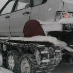 Lada Samara φόρεσε ερπύστριες και μετατράπηκε σε τανκς!