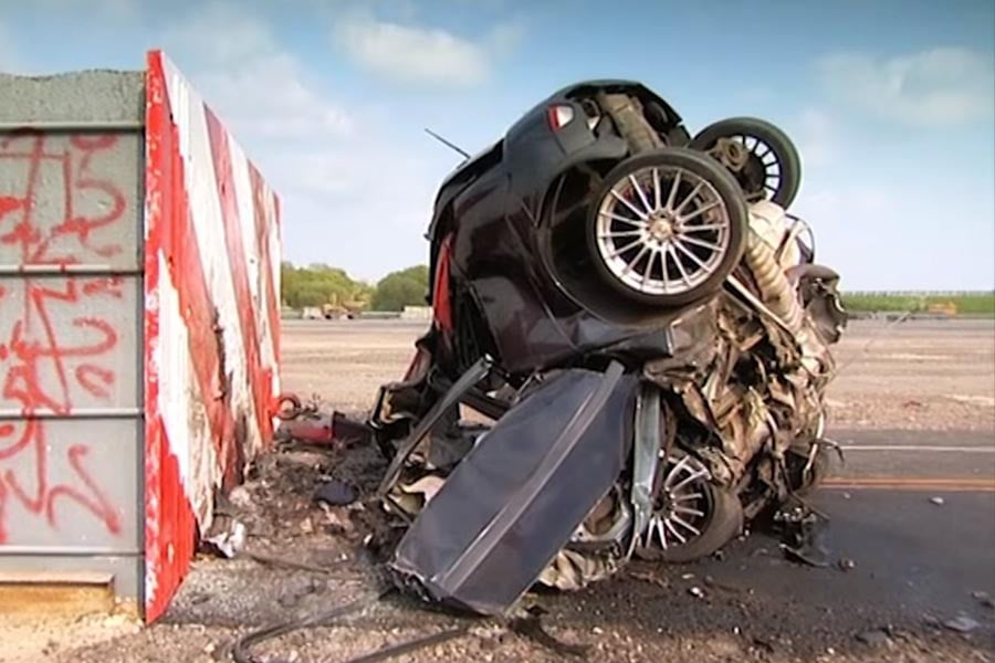 Crash test με ταχύτητα 200 χλμ./ώρα σε Ford Focus Mk1 (video)