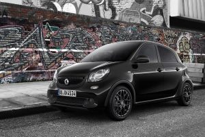 Νέες εκδόσεις black και white για τα fortwo και forfour