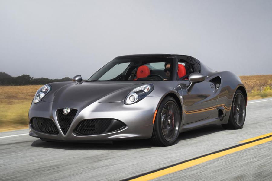 Alfa Romeo 4C με περισσότερο ανθρακόνημα και εξοπλισμό