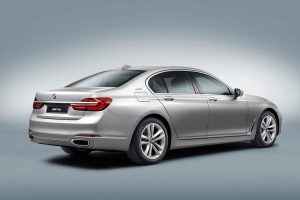 2λιτρη BMW 740e με 326 ίππους και κατανάλωση 2,1 λτ./100 χλμ.