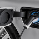 2λιτρη BMW 740e με 326 ίππους και κατανάλωση 2,1 λτ./100 χλμ.