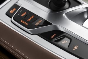 2λιτρη BMW 740e με 326 ίππους και κατανάλωση 2,1 λτ./100 χλμ.