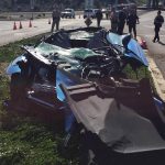 BMW i8 συγκρούστηκε με μπετονιέρα και οι επιβάτες γλίτωσαν!