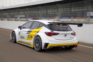 Τσίτα τα γκάζια το νέο αγωνιστικό Opel Astra TCR