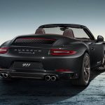 Porsche 911 Carrera S Cabriolet με επενδύσεις ξύλου στο εσωτερικό