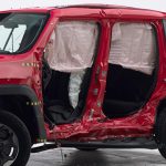 Οριακό το Jeep Renegade στο crash test μικρής μετωπικής επιφάνειας