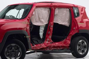 Οριακό το Jeep Renegade στο crash test μικρής μετωπικής επιφάνειας
