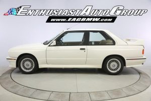 BMW M3 E30 του 1991 με 9.700 χλμ. πωλείται 179.000 ευρώ!