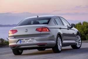 Διαθέσιμο το 4κίνητο VW Passat 4MOTION με τιμή από 25.740 ευρώ