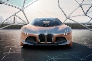 Η BMW γιορτάζει 100 χρόνια με το BMW Vision Next 100