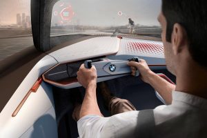 Η BMW γιορτάζει 100 χρόνια με το BMW Vision Next 100