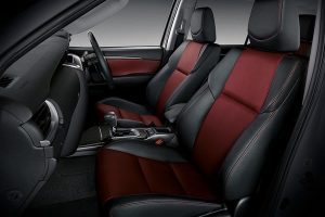 Σπορτίφ και σκληροτράχηλο Toyota Fortuner TRD Sportivo