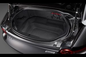 Νέο Mazda MX-5 RF με αναδιπλούμενη μεταλλική οροφή