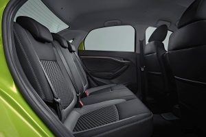 Θα αγοράζατε το νέο μικρομεσαίο Lada Vesta με 6.400 ευρώ;