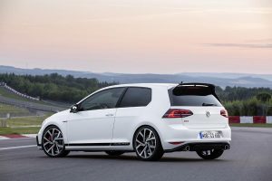 VW Golf GTI Clubsport 6τάχυτο και 2.000 ευρώ φθηνότερο