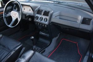 Peugeot 205 GTi μοντέλο του 1992 είναι στην πένα!