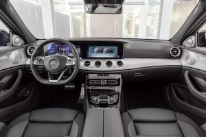 Νέα κορυφαία Mercedes-AMG E 43 4MATIC με 401 ίππους