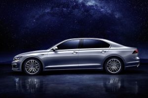 Νέο πολυτελές VW Phideon μήκους άνω των 5 μέτρων