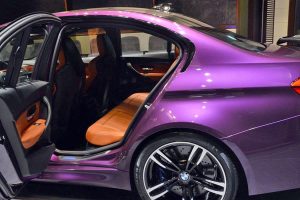 Μοναδική μοβ BMW M3 και με φουλ ανθρακόνημα!