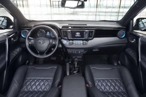 Toyota RAV4 Hybrid Sapphire με έξτρα πολυτέλεια