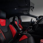 Μοναδικό Ford Focus Sedan ST με φτερούγα από Subaru WRX STI