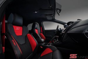 Μοναδικό Ford Focus Sedan ST με φτερούγα από Subaru WRX STI