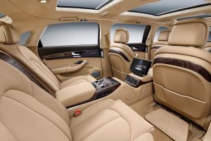 Λιμουζίνα Audi A8 L extended με 6 πόρτες και μήκος 6,36 μέτρων!