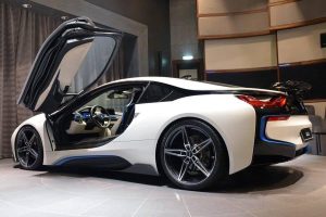 BMW i8 με carbon αεροδυναμικό πακέτο και νέες ζάντες 21 ιντσών