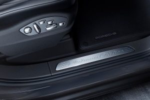 Νέα Porsche Cayenne Platinum Edition με φουλ πολυτέλεια