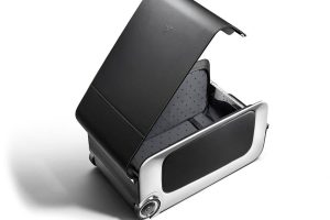 Σετ βαλίτσες Rolls-Royce Wraith κοστίζει… 29.000 ευρώ!