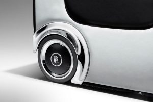 Σετ βαλίτσες Rolls-Royce Wraith κοστίζει… 29.000 ευρώ!