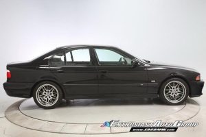 BMW M5 του 2003 με μόλις 500 χλμ. αναζητά νέο ιδιοκτήτη