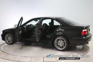 BMW M5 του 2003 με μόλις 500 χλμ. αναζητά νέο ιδιοκτήτη
