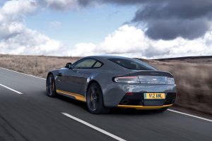 Νέα Aston Martin V12 Vantage S με μηχανικό κιβώτιο 7 ταχυτήτων!