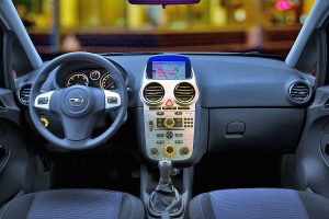 Opel Corsa 1.4 VS Toyota Yaris 1.3