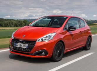 Peugeot 208 ντίζελ 1.6 BlueHDI 75 ή βενζίνη 1.2 PureTech 82