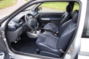 Σε δημοπρασία συλλεκτικό Renault Clio V6 του 2001